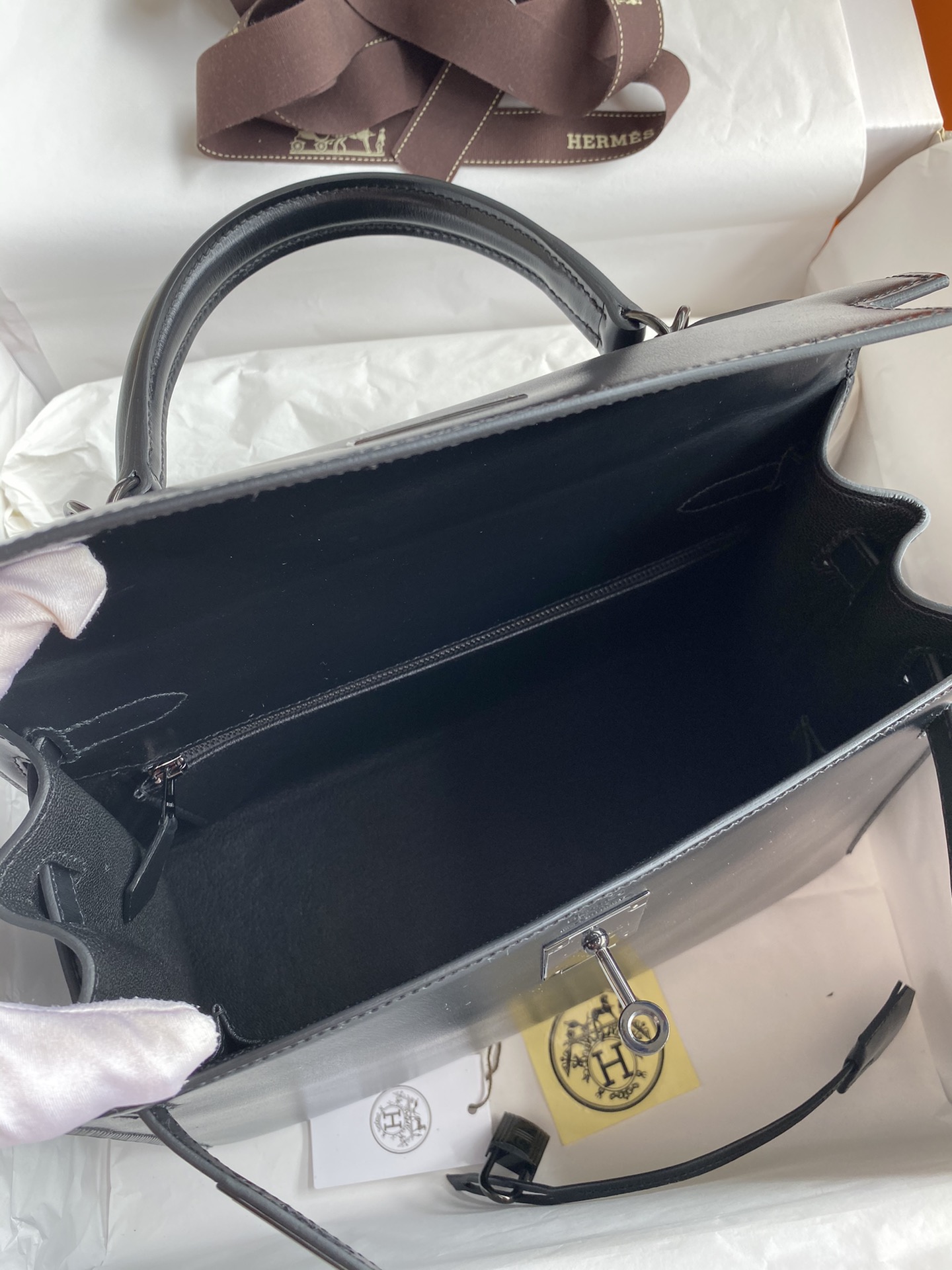 Hermes Kelly 28cm Handbag Shoulder Bag in Black Box Leather